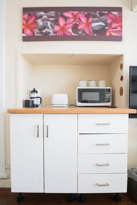 Sunny Self Contained Loft Near Bondi Apartment Sydney