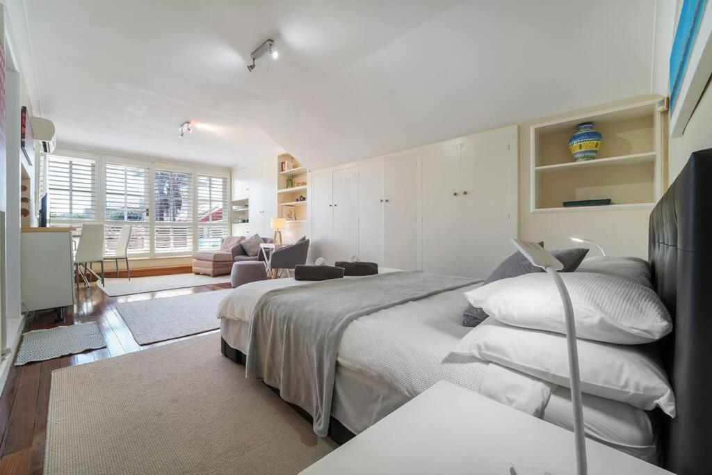 Sunny Self Contained Loft Near Bondi * Sydney